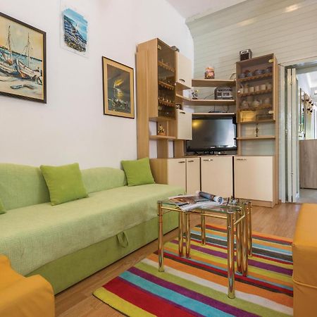 Awesome Apartment In Makarska With Kitchen Esterno foto