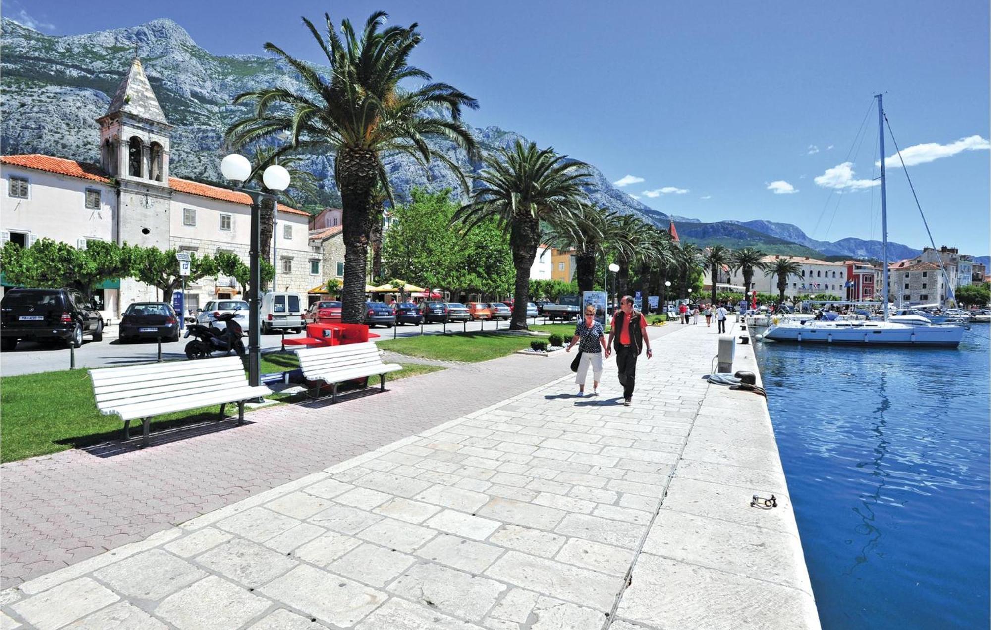 Awesome Apartment In Makarska With Kitchen Esterno foto