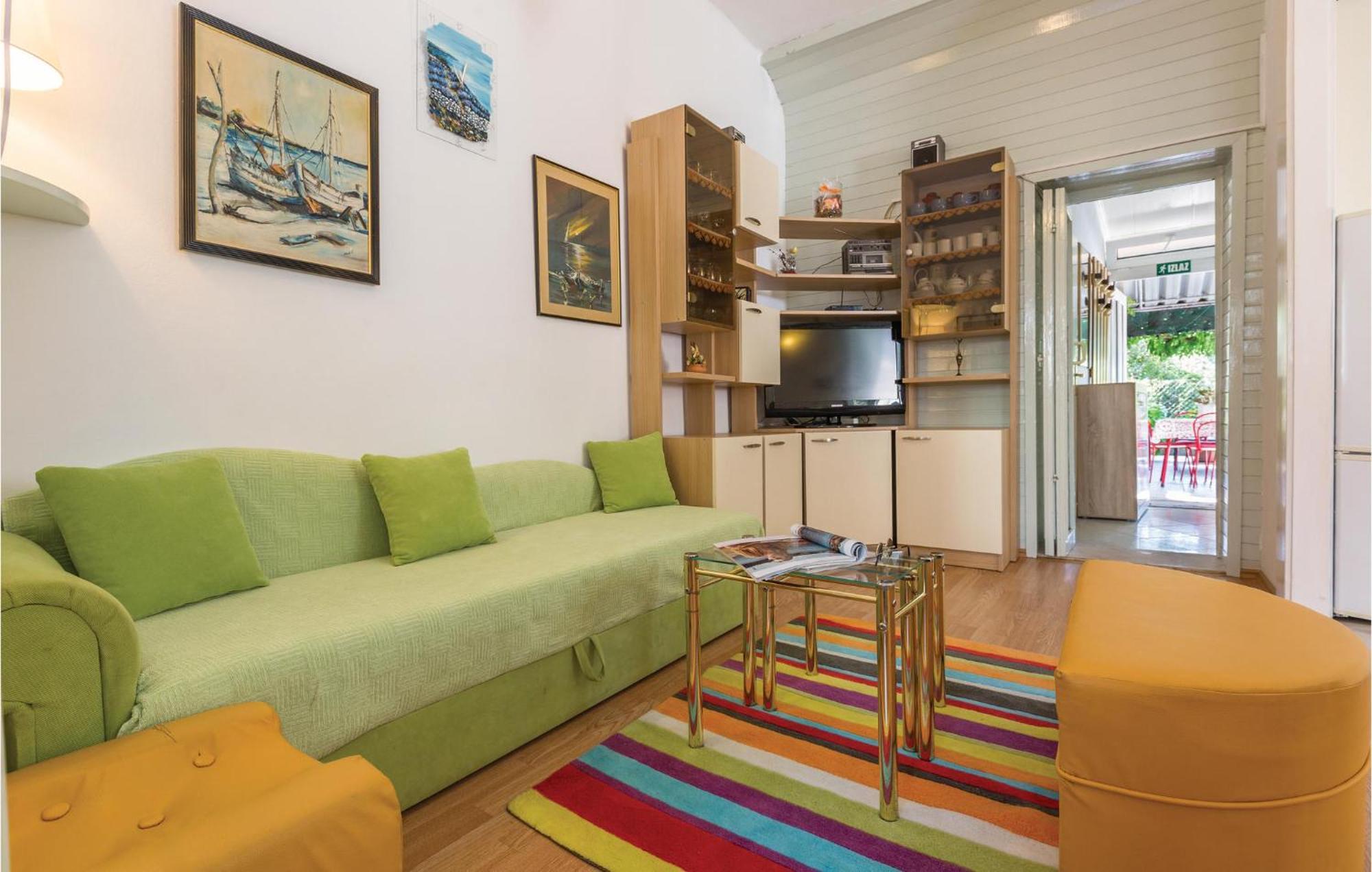 Awesome Apartment In Makarska With Kitchen Esterno foto