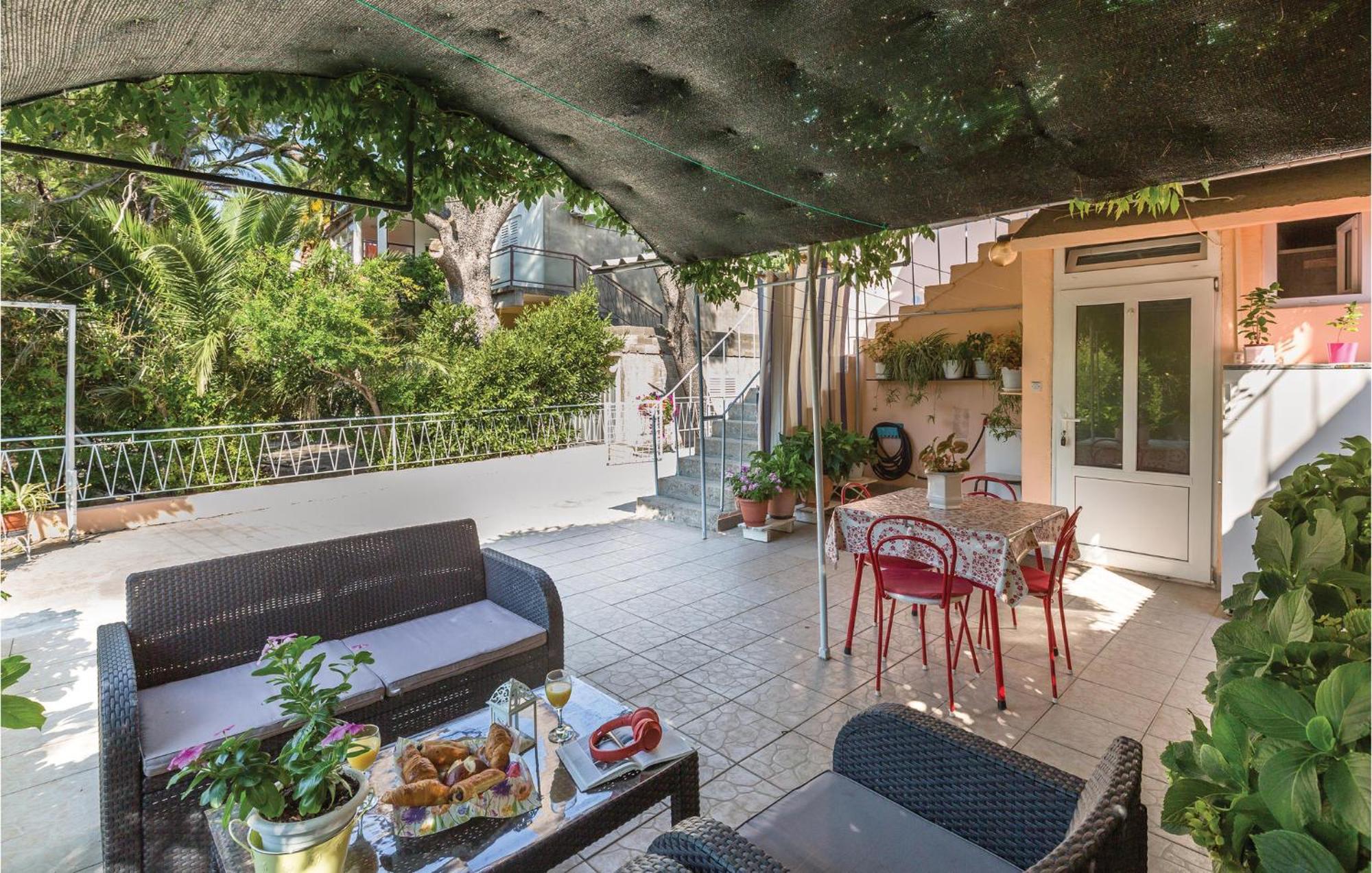 Awesome Apartment In Makarska With Kitchen Esterno foto